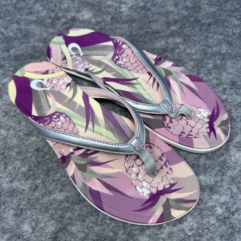 OluKai Ho'opio Flip Flop Metallic Thong Sandals Womens Size 9 Floral Silver